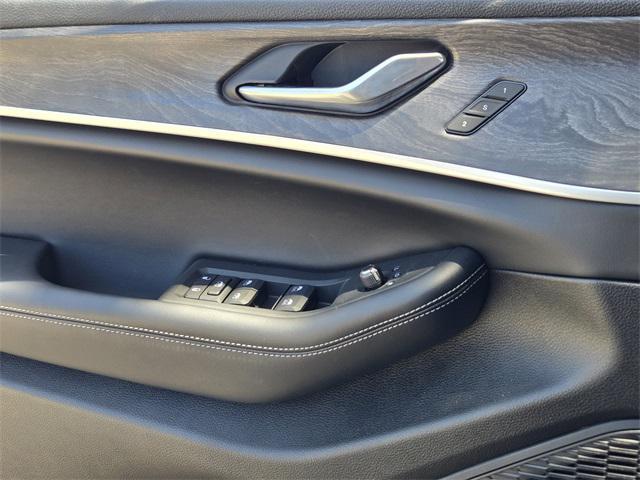 new 2025 Jeep Grand Cherokee car, priced at $43,611