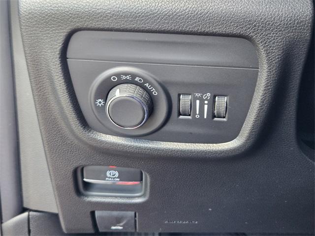 new 2025 Jeep Grand Cherokee car, priced at $39,280