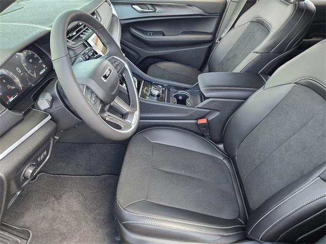 new 2025 Jeep Grand Cherokee car, priced at $39,280
