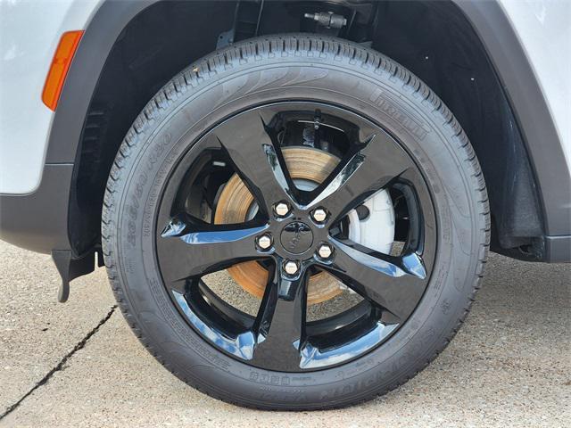 new 2025 Jeep Grand Cherokee car, priced at $46,601