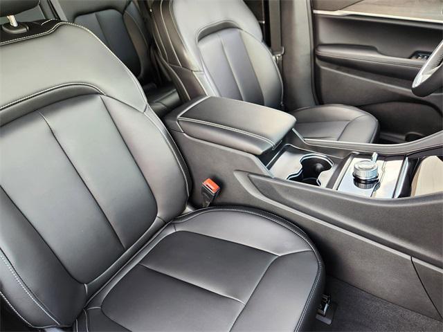 new 2025 Jeep Grand Cherokee car, priced at $46,601