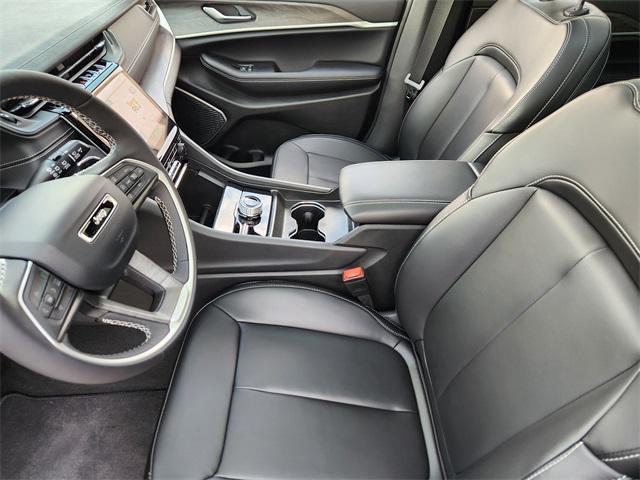 new 2025 Jeep Grand Cherokee car, priced at $46,601