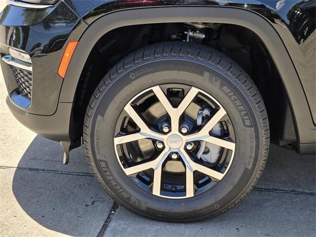new 2025 Jeep Grand Cherokee car, priced at $40,381