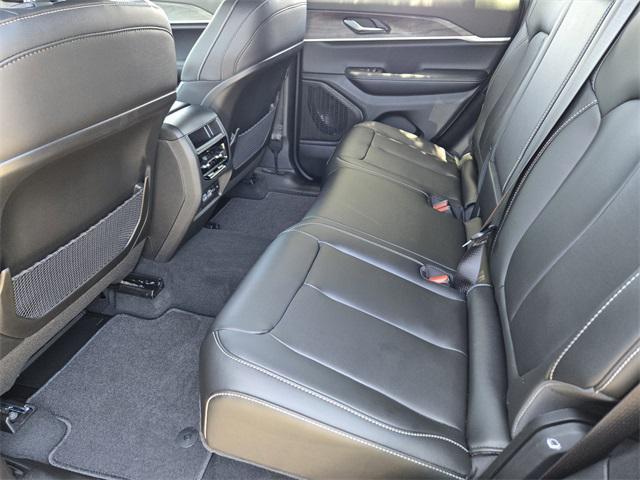 new 2025 Jeep Grand Cherokee car, priced at $40,381