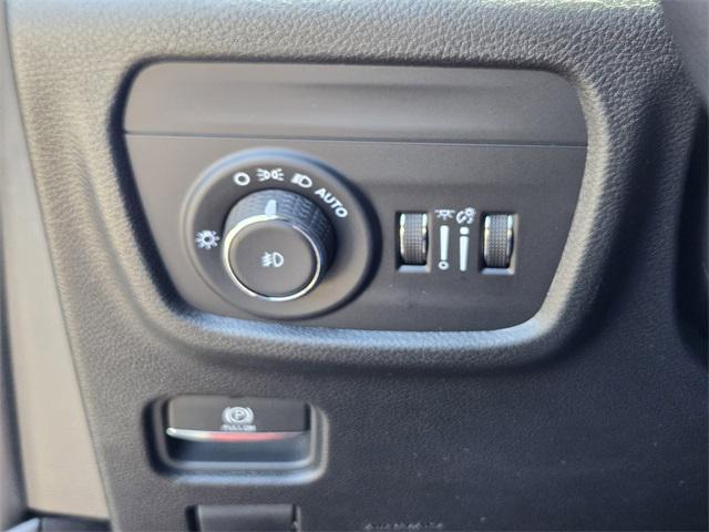 new 2025 Jeep Grand Cherokee car, priced at $40,381