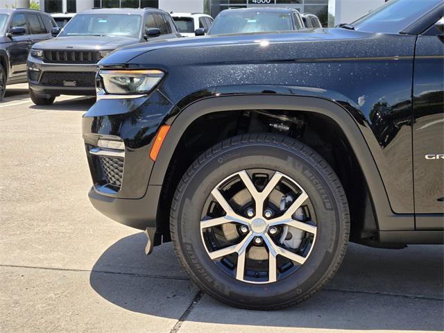 new 2025 Jeep Grand Cherokee car, priced at $40,381