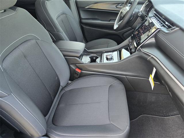 new 2025 Jeep Grand Cherokee car, priced at $37,681