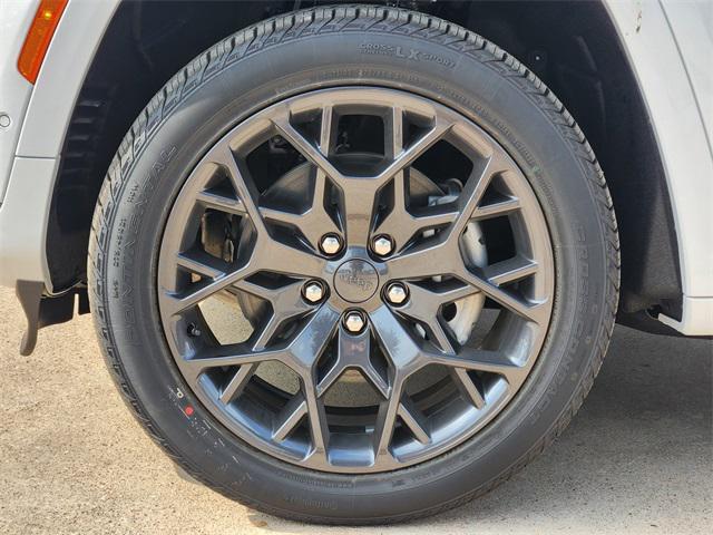 new 2025 Jeep Grand Cherokee L car, priced at $65,850