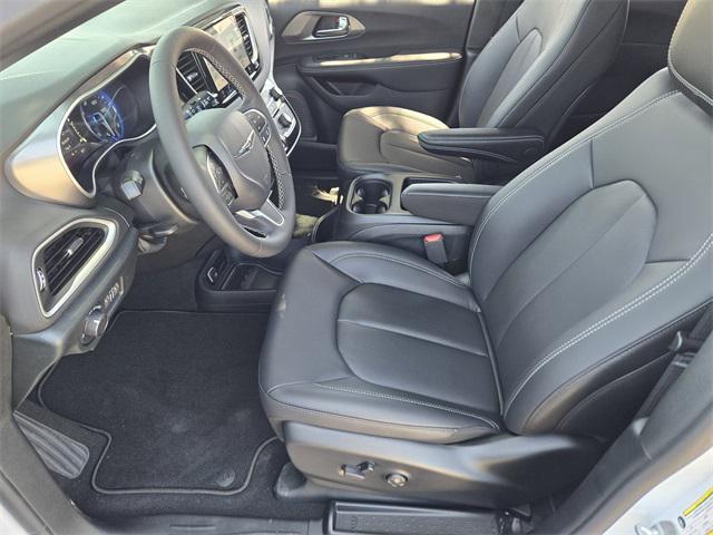 new 2025 Chrysler Voyager car, priced at $40,113