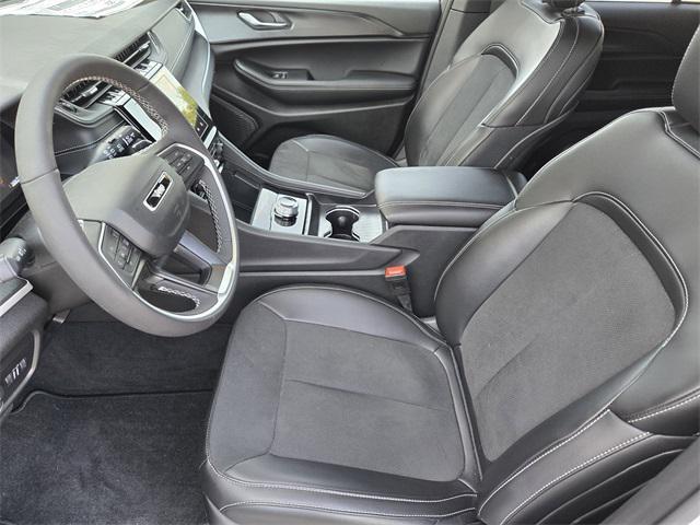 new 2025 Jeep Grand Cherokee car, priced at $38,085