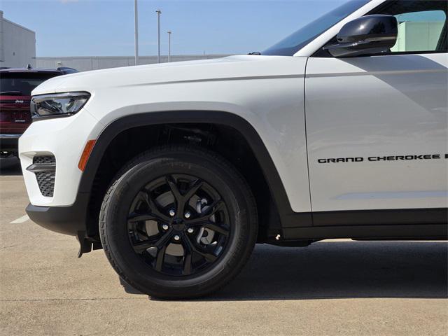 new 2025 Jeep Grand Cherokee car, priced at $38,085