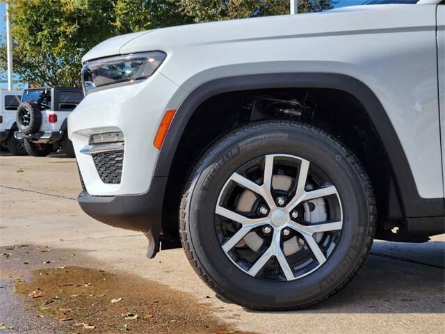 new 2025 Jeep Grand Cherokee car, priced at $49,215