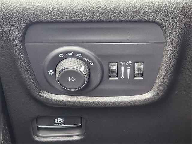 new 2025 Jeep Grand Cherokee car, priced at $43,875