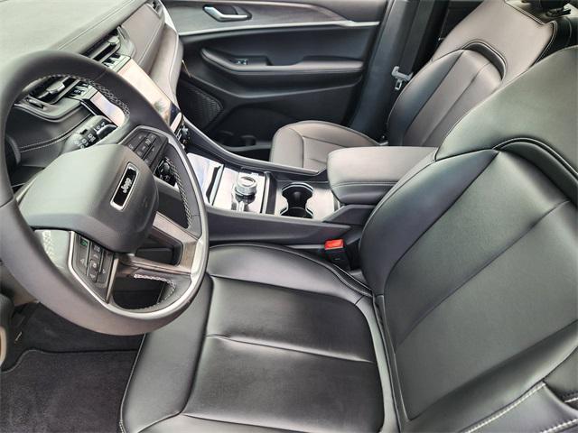 new 2025 Jeep Grand Cherokee car, priced at $43,875