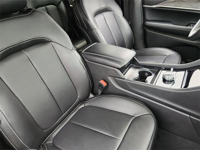 new 2025 Jeep Grand Cherokee car, priced at $47,396