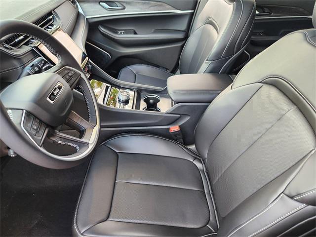 new 2025 Jeep Grand Cherokee car, priced at $54,185