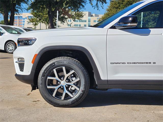 new 2025 Jeep Grand Cherokee car, priced at $47,090