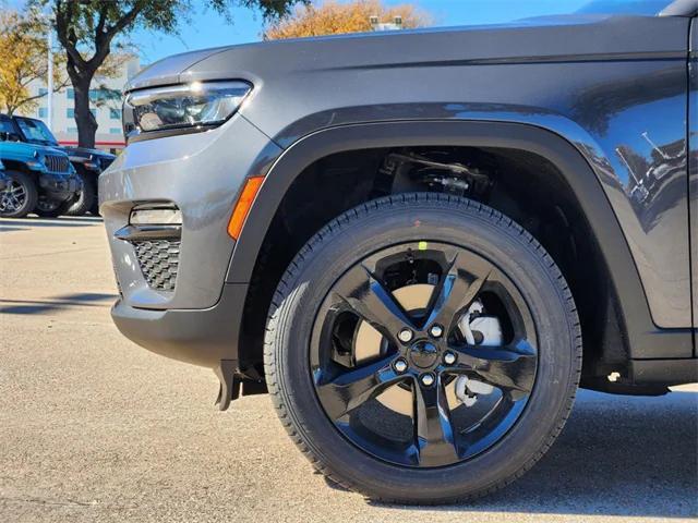 new 2025 Jeep Grand Cherokee car, priced at $51,015