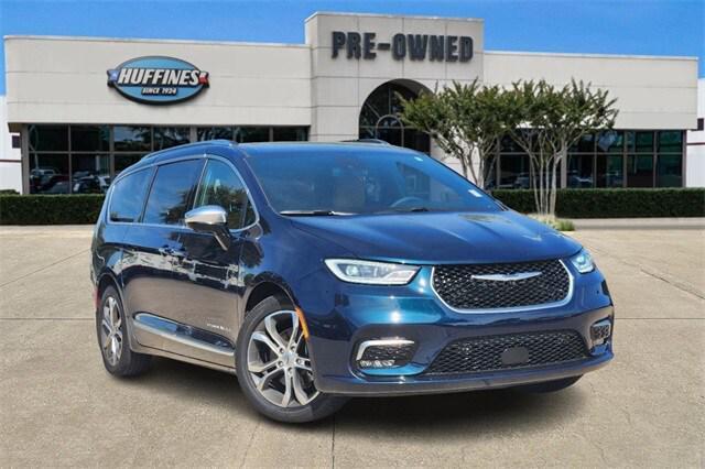 used 2023 Chrysler Pacifica car, priced at $39,995