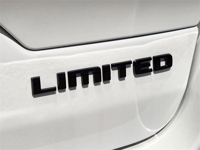 new 2025 Jeep Grand Cherokee car, priced at $45,370