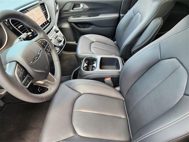 new 2025 Chrysler Pacifica car, priced at $46,735