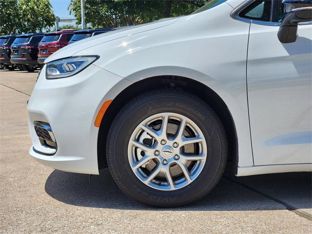 new 2025 Chrysler Pacifica car, priced at $46,735