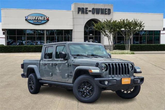 used 2023 Jeep Gladiator car, priced at $34,448