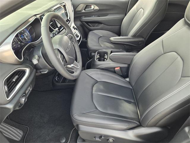 new 2025 Chrysler Voyager car, priced at $40,113