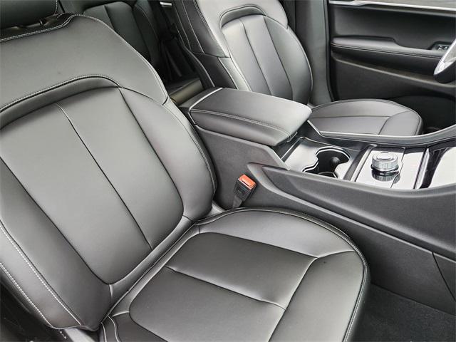 new 2025 Jeep Grand Cherokee car, priced at $38,844