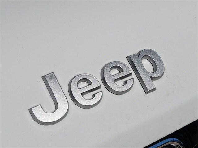 new 2025 Jeep Grand Cherokee car, priced at $52,140