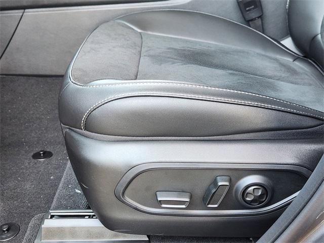 new 2025 Jeep Grand Cherokee car, priced at $43,475
