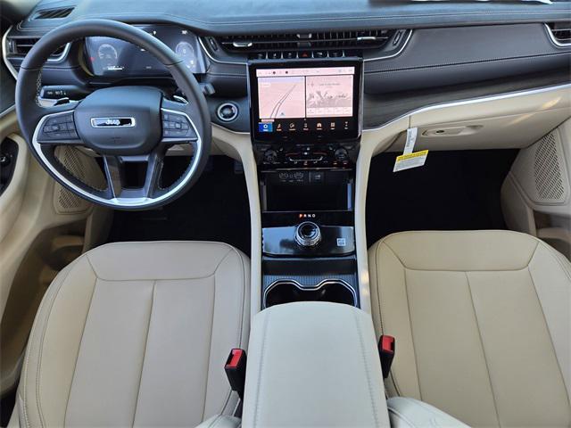 new 2025 Jeep Grand Cherokee car, priced at $40,900