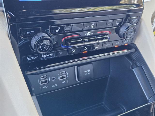 new 2025 Jeep Grand Cherokee car, priced at $40,900