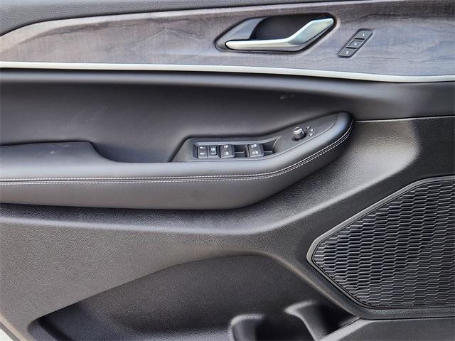 new 2025 Jeep Grand Cherokee L car, priced at $45,198