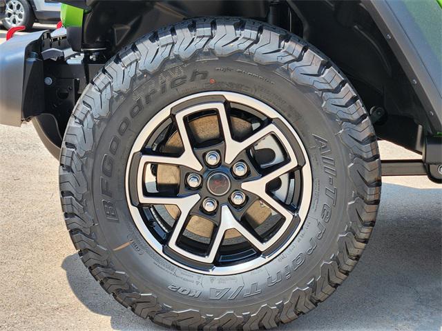 new 2025 Jeep Wrangler car, priced at $52,705