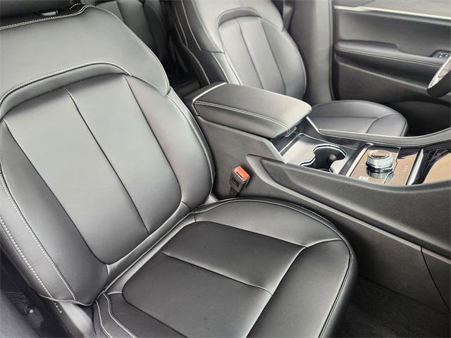 new 2025 Jeep Grand Cherokee car, priced at $38,249