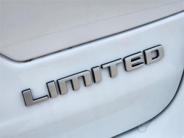 new 2025 Jeep Grand Cherokee car, priced at $38,249