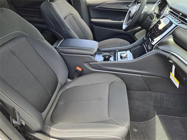 new 2025 Jeep Grand Cherokee car, priced at $38,280