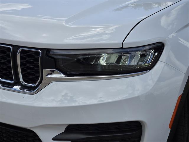 new 2025 Jeep Grand Cherokee car, priced at $38,280