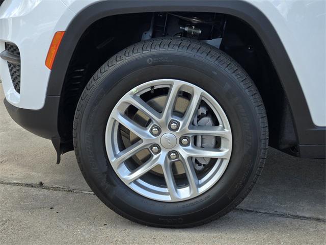 new 2025 Jeep Grand Cherokee car, priced at $38,280