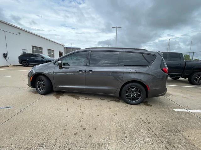used 2018 Chrysler Pacifica car, priced at $15,879