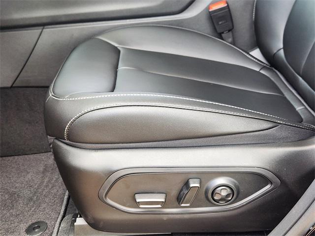 new 2025 Jeep Grand Cherokee car, priced at $47,381