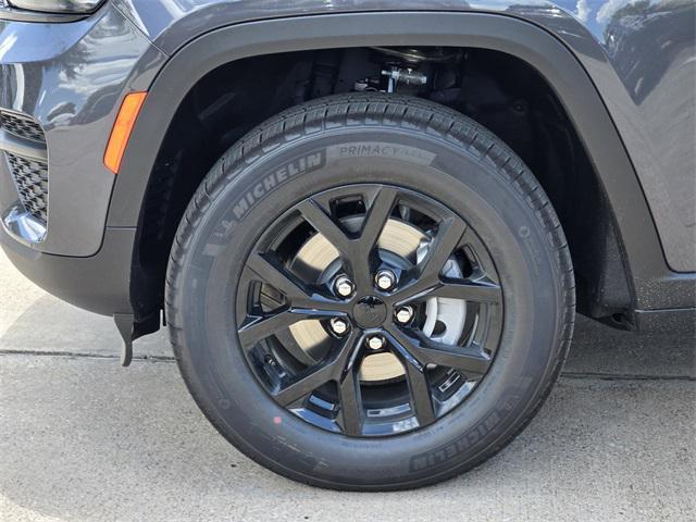 new 2025 Jeep Grand Cherokee car, priced at $39,280