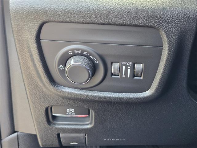 new 2025 Jeep Grand Cherokee car, priced at $39,280
