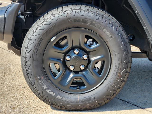 new 2025 Jeep Wrangler car, priced at $40,945