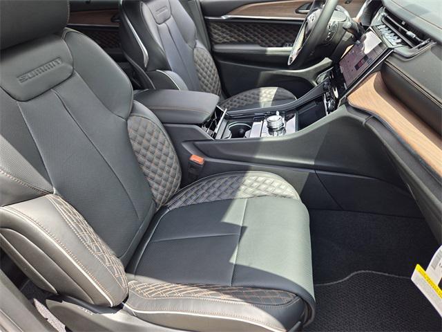 new 2025 Jeep Grand Cherokee L car, priced at $61,816