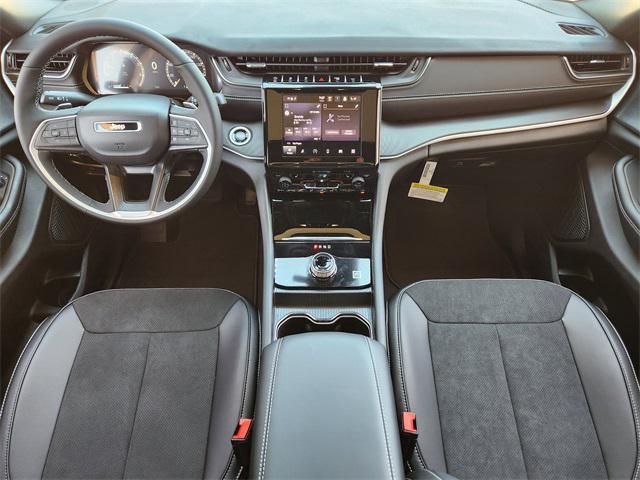 new 2025 Jeep Grand Cherokee car, priced at $41,885