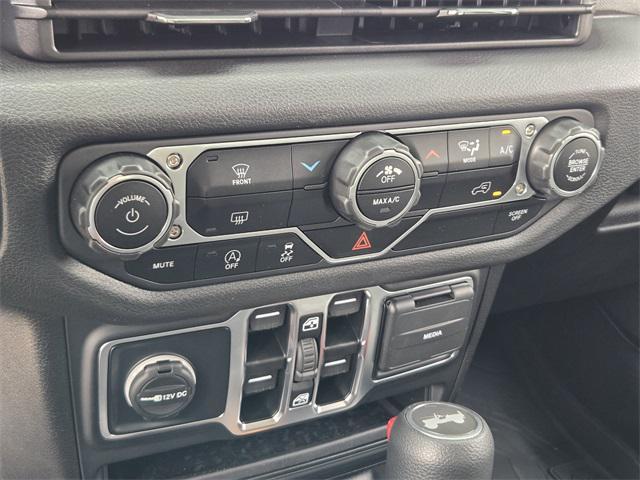 new 2025 Jeep Wrangler car, priced at $40,514