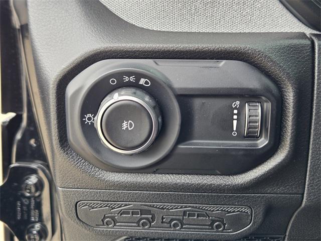 new 2025 Jeep Wrangler car, priced at $40,514
