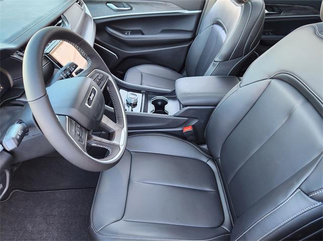 new 2025 Jeep Grand Cherokee car, priced at $50,810